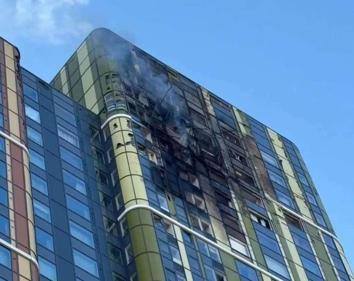 乌克兰无人机第一次命中俄罗斯叶卡捷琳堡，战火终于烧到俄罗斯腹地！这是历史性的一刻