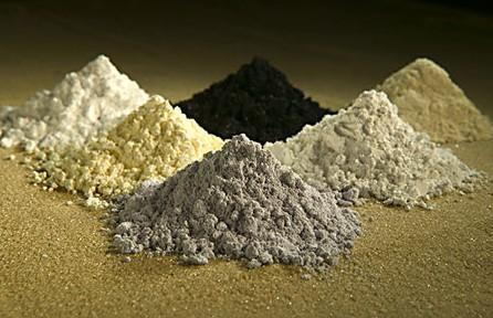 印度又觉得自己行了！中美谈判后，印度想求中国出口稀土，却学习美国，威胁说，中国如