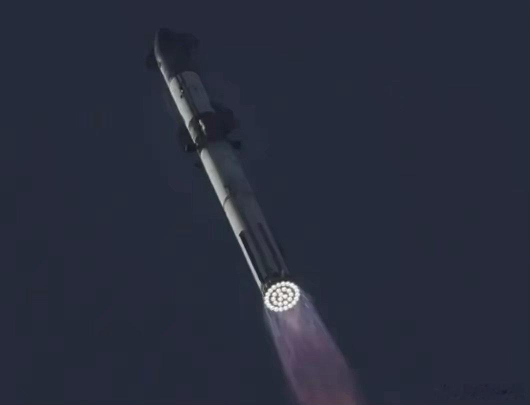 马斯克又要搞大动作了？自从开始研制星舰火箭，马斯克就提出了很多远大的目标，比如说