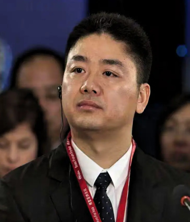 刘强东这步太大了动作太狠了。京东刚花180亿买下欧洲零售巨头CECONOMY