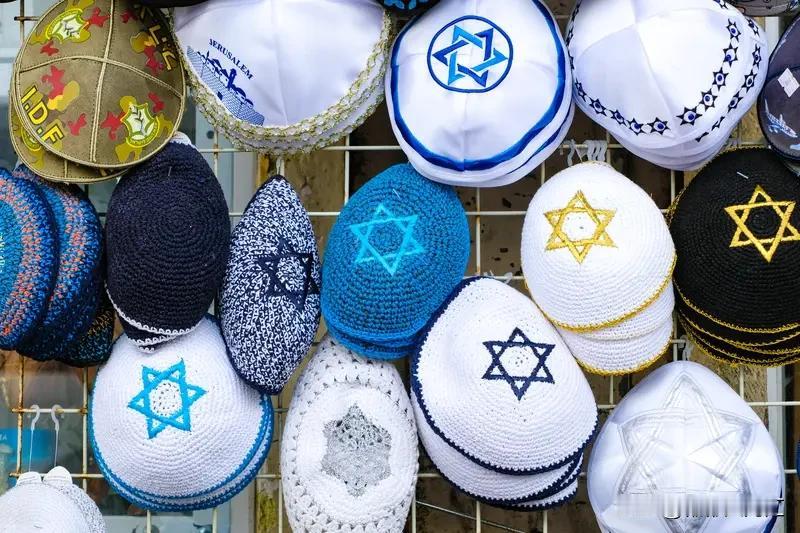 诺贝尔奖得主里犹太人的占比相当惊人。在全球犹太人总数仅占世界人口约0.2%的情