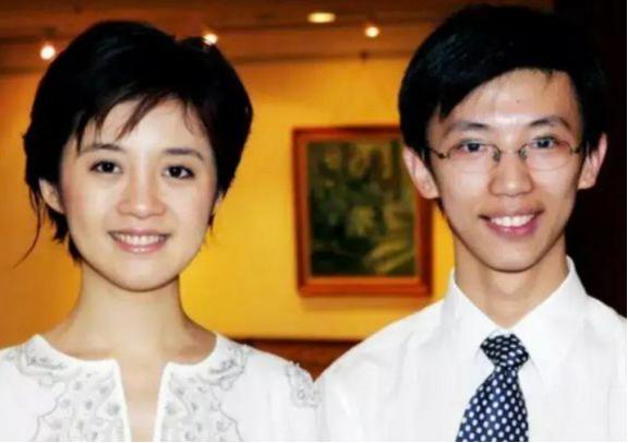 2004年，亿万富翁丁健对妻子说：“给你一个亿，离婚吧，我爱上别人了”，可妻子抱