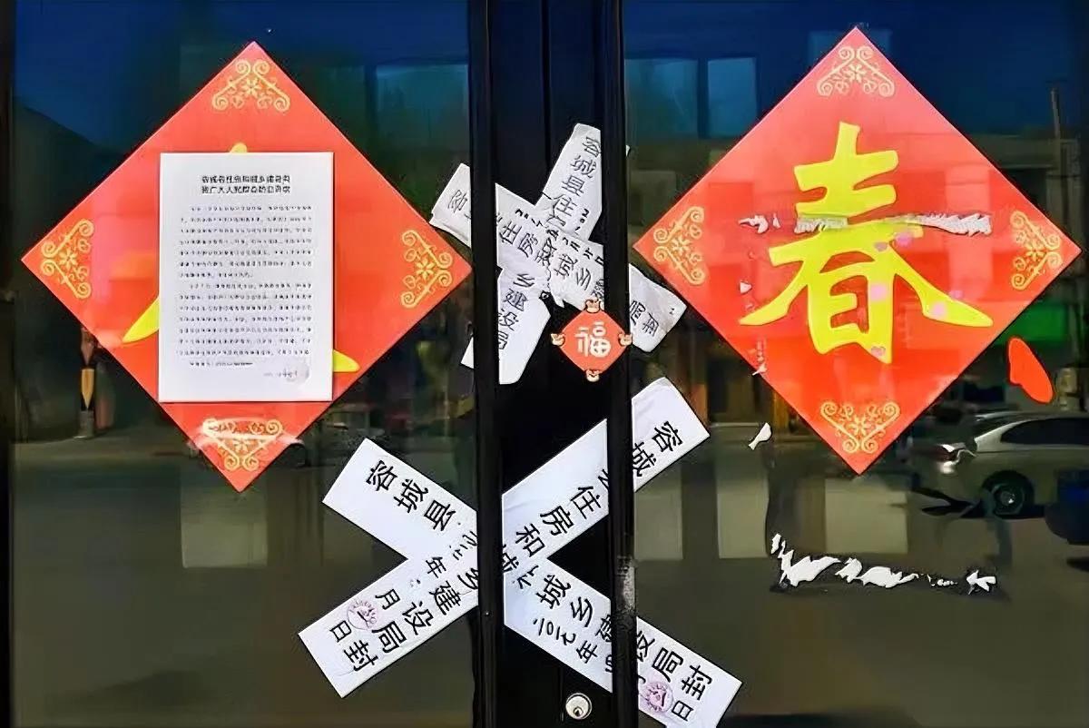 山西摔狗案监控惊现反转！邻居为何藏了半个月？北京律师带着剪刀证据杀到，才