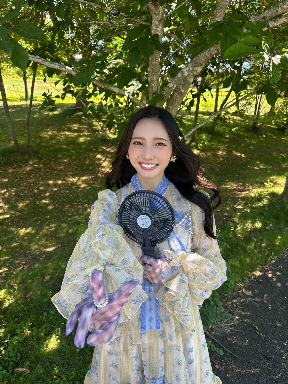 竹内希来里「ぴーす✌🏻お隣りの小西んにずっとくっついてました。小西んがたくさん