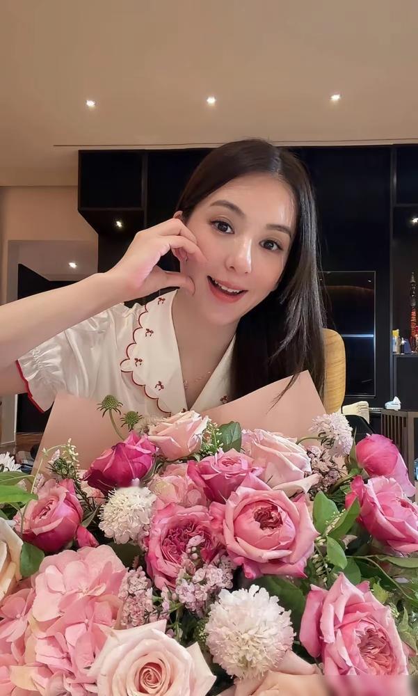 天王嫂每月20万零花钱，竟要笔笔上报经纪人审批，郭富城的家，到底谁说了算？这