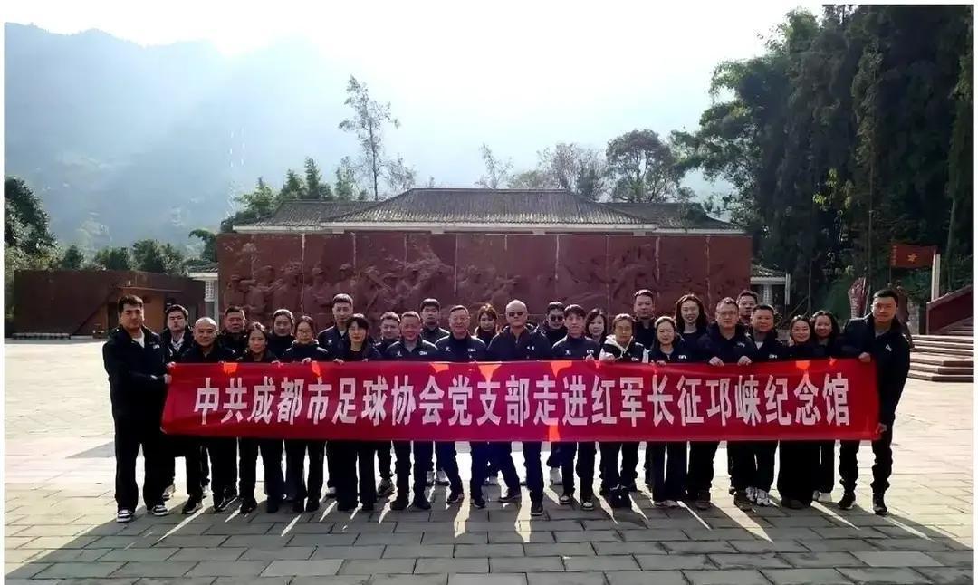 国少天才17岁被雪藏，如今中甲板凳坐穿当年《卫报》把艾比布拉放进亚洲60大