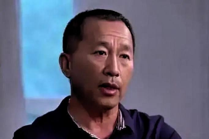 1991年1月，一伙索马里恐怖分子突然闯入中国医疗队驻地，对13位男医