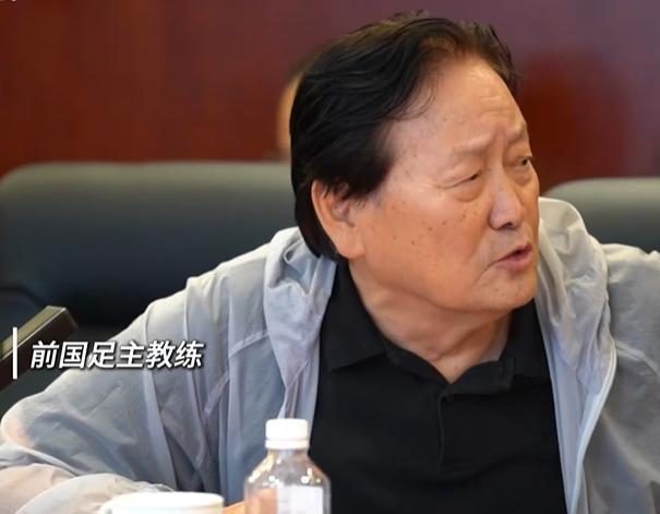 上海名宿近朱广沪日表示谈到足球就非常惭愧！我们都知道朱广沪曾经做过国足主帅选拔专
