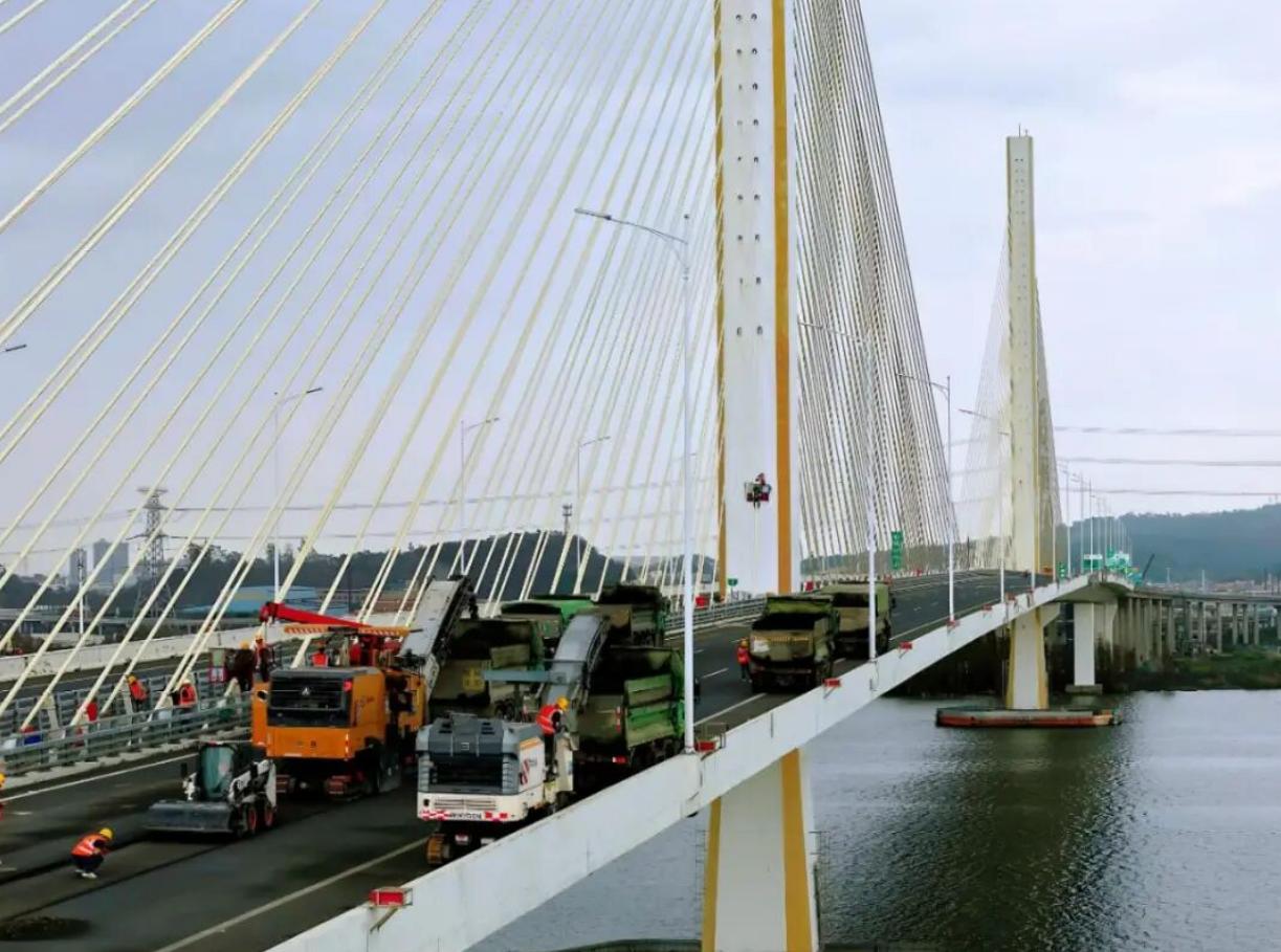 【世界首例！南中大桥拼宽改造工程正式启动】3月20日，广东交通之声记者从广东交通