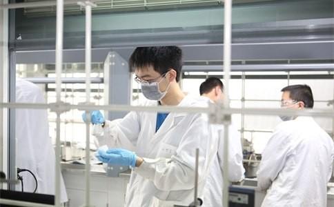 中国科学院院士”施一公曾再次抛出惊人言论：“清华70%至80%的高考状元去哪儿