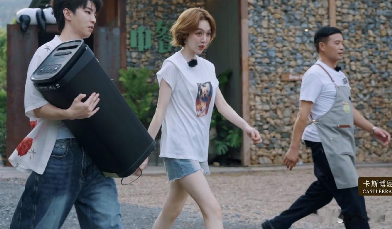 姜妍到底有多心细？王俊凯有多不放心黄晓明？黄晓明要带队出去招揽客人，姜妍把所有要