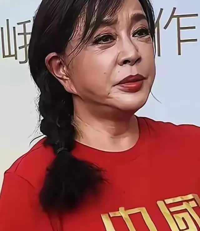 刘晓庆啊刘晓庆你不服老没有错你不想没工作也没问题，但是你能不能告诉我，你