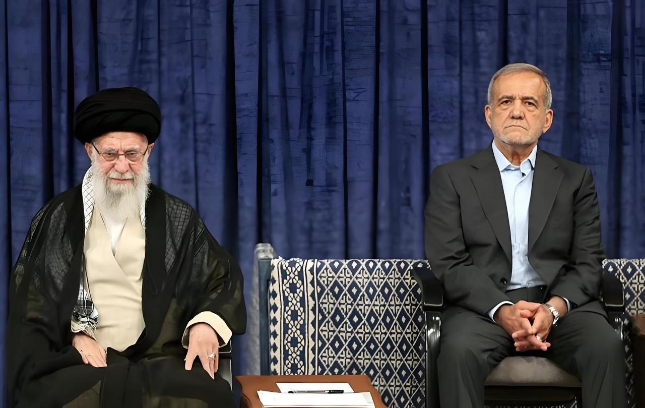 哈梅内伊和佩泽希齐扬要注意了，这次美国如果对伊朗动粗肯定不是小打小闹，而且会速战