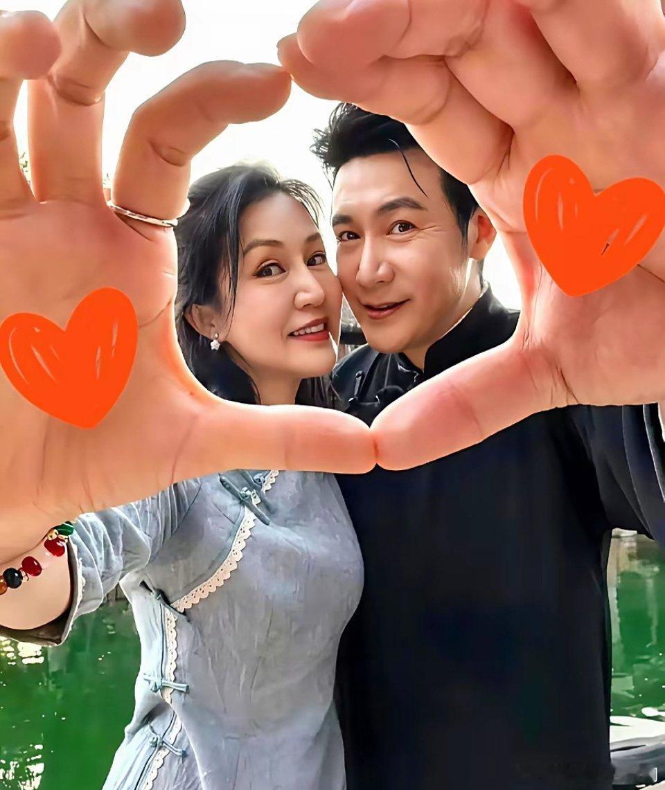 陆毅不接烂片，不是他挑，是他老婆撑得住。鲍蕾不炒股、不炒房、不跟风，就买静安和浦