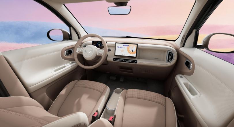 第五代宏光MINIEV内饰曝光，这下真的是把年轻人那点小心思拿捏得死死的。 