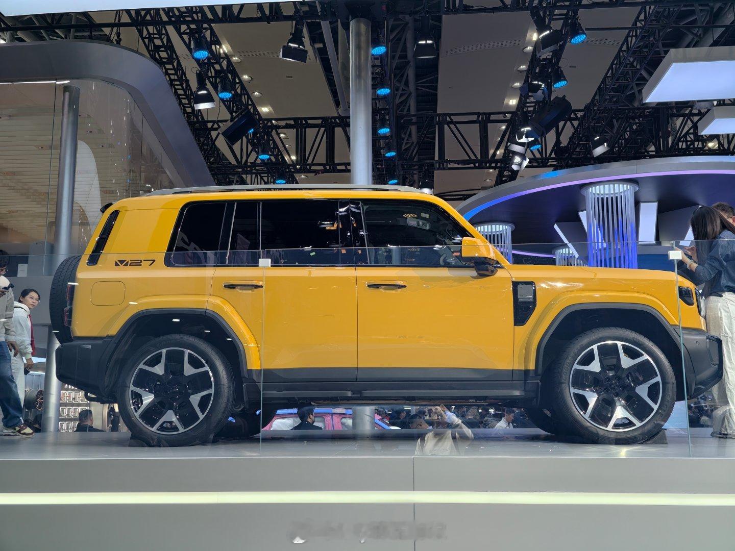 终于在广州车展见到奇瑞iCARV27了！上一款车型V23其实我就很感兴趣，主要