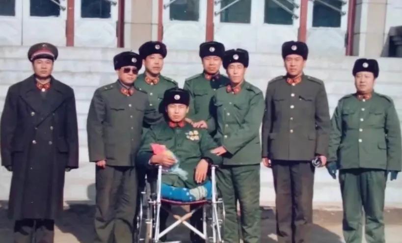 [点赞]1984年，一河北小伙参军被破格提干，跟女友写信退婚，不料，女友却带着