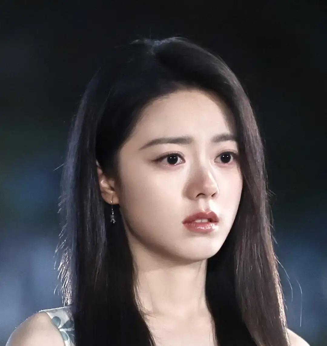 没人追的顶级白富美，真存在？聂曦光，银行家独女，校园传说里自带十亿滤镜。