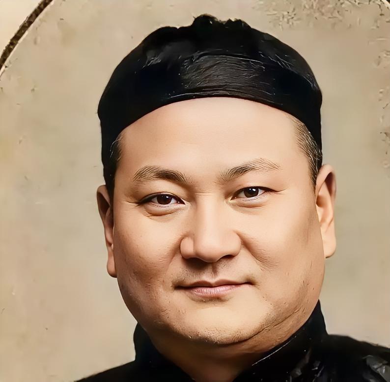 1949年，上海解放后，我党准备清算青帮老大，助手问陈老总：还有个叫顾竹轩的怎么