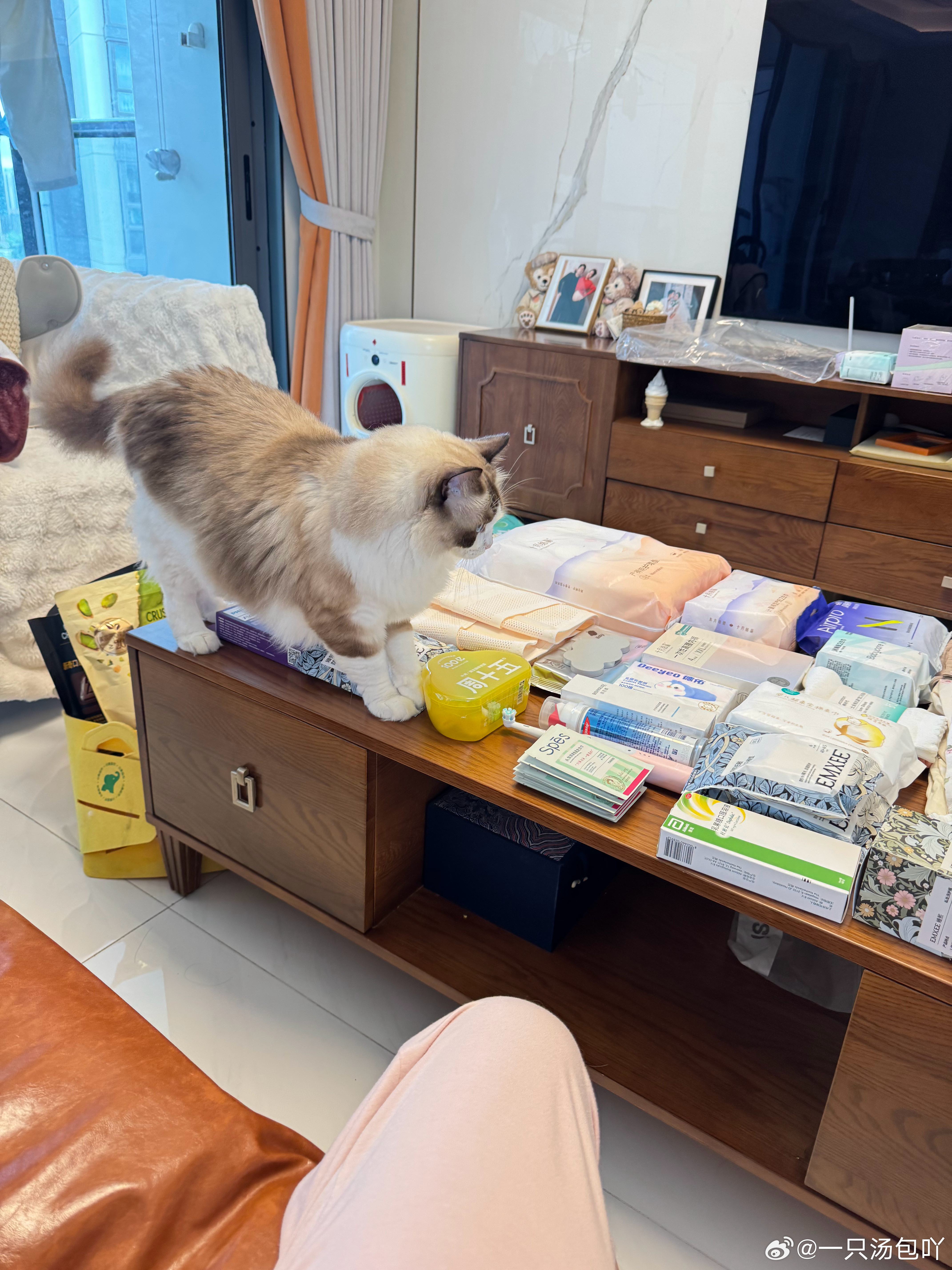 一直下雨，宝宝衣服还没洗，先收拾待产包我就知道鸿哥会出现翻箱倒柜找眼前东西的情况