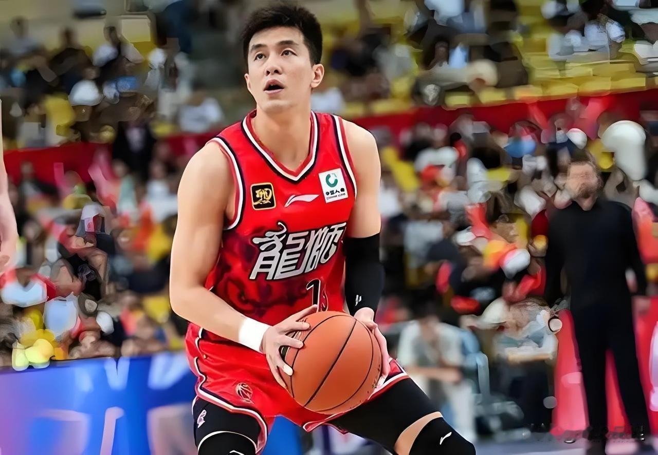 郭艾伦还能打吗？广州龙狮男篮将要去参加NBA季前赛，球队名单里只看到陈国豪、彰