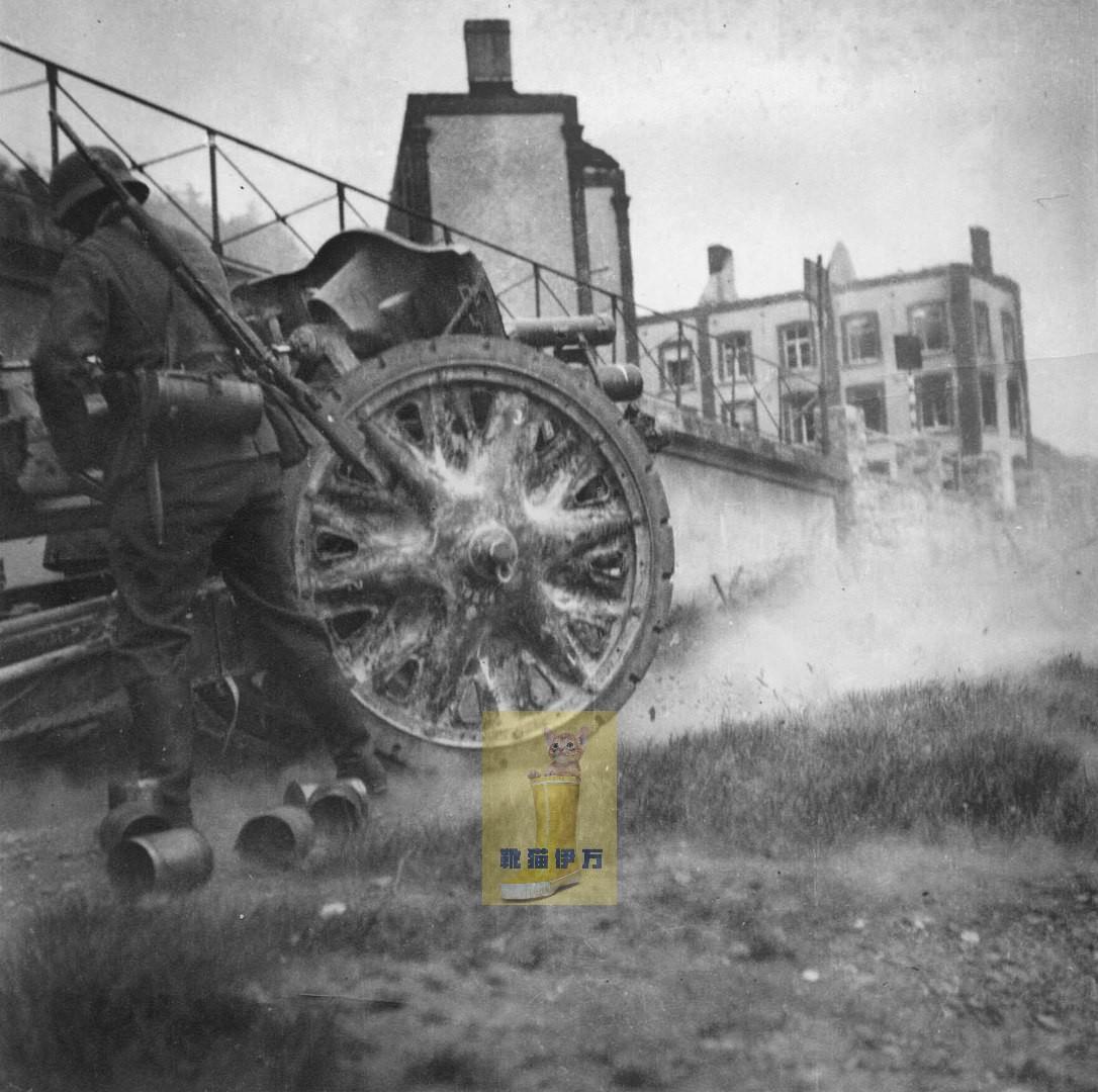 [呲牙笑]这张照片可能没什么特别出彩的地方，不过摄影师却是非常有分量的（续）——