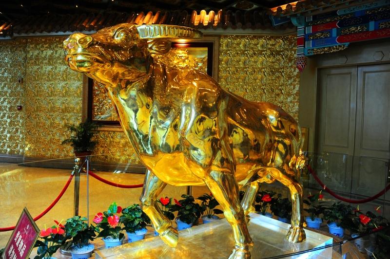 负债千万就轻生？这可太不理智了。负债只是经济状况，又不是绝境。好多老板创业也会有