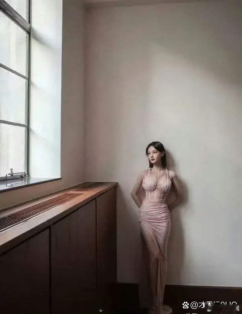李一桐的身材也太绝了！比例优越到让人不敢相信，每一次亮相都把好身材展现得淋漓尽致