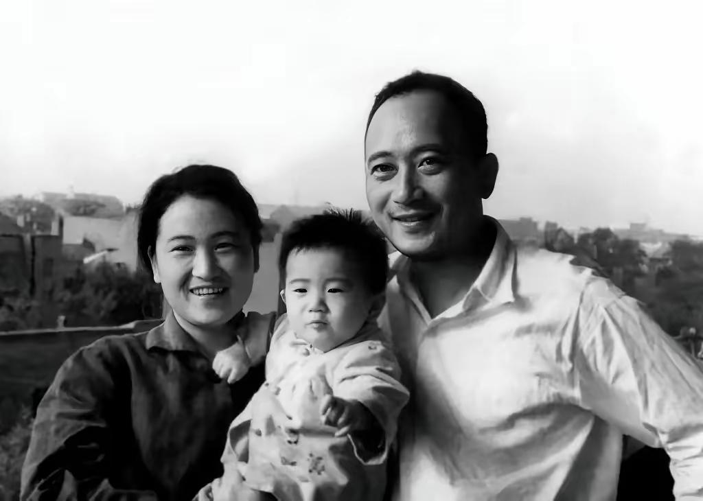 名星的孩子并不必然子承父业，走艺术之路。孙道临和王文娟夫妻俩于1964年生育了一