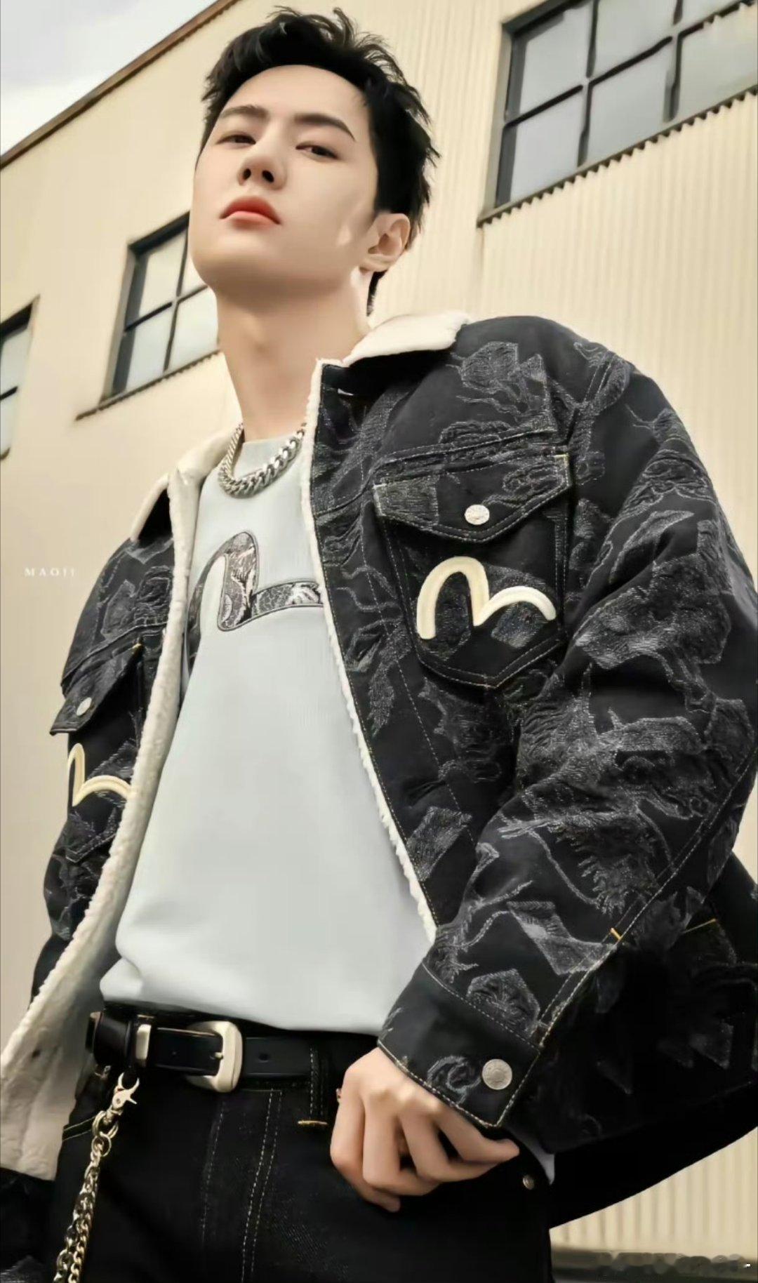 卧槽谁懂王一博这个看狗的眼神把我看爽了🥵🥵​​​