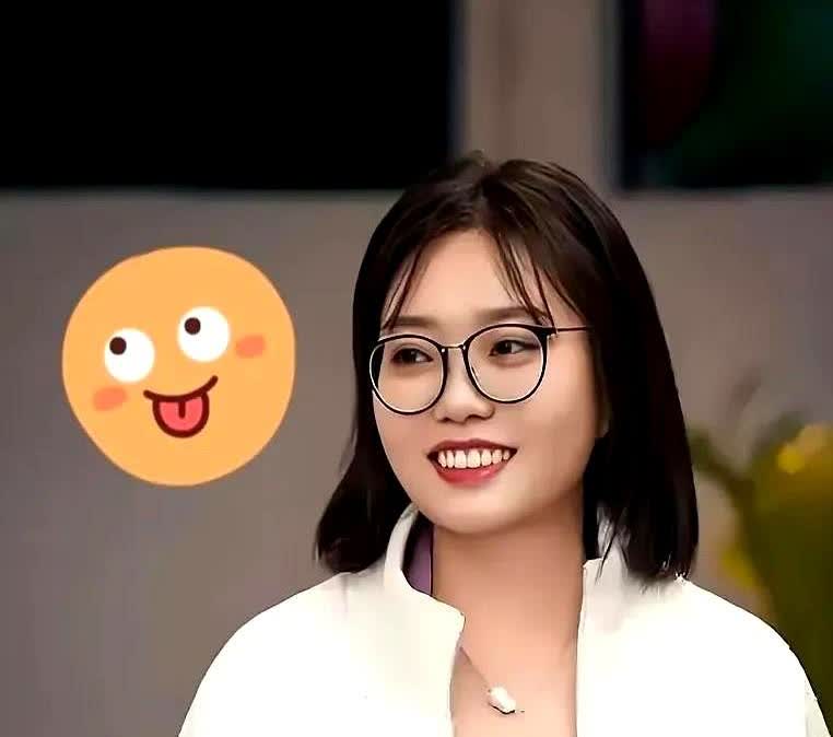 一觉睡醒，北大才女李雪琴有男朋友了！不是全民偶像林更新，也不是歌坛的毛不