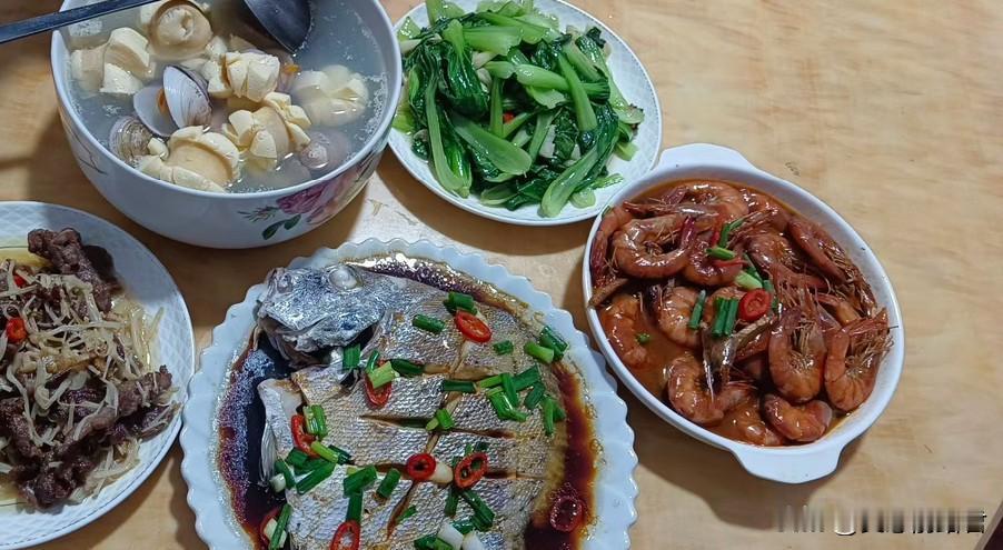 女人千万不要找太传统的男人，太传统的男人不能嫁。一男子，和老婆结婚一个月，要求老