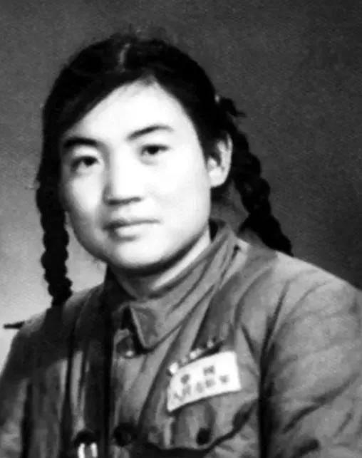 1994年，“英雄儿女”解秀梅脑梗住院，欠了医院30000元治疗费，医院刚下达停