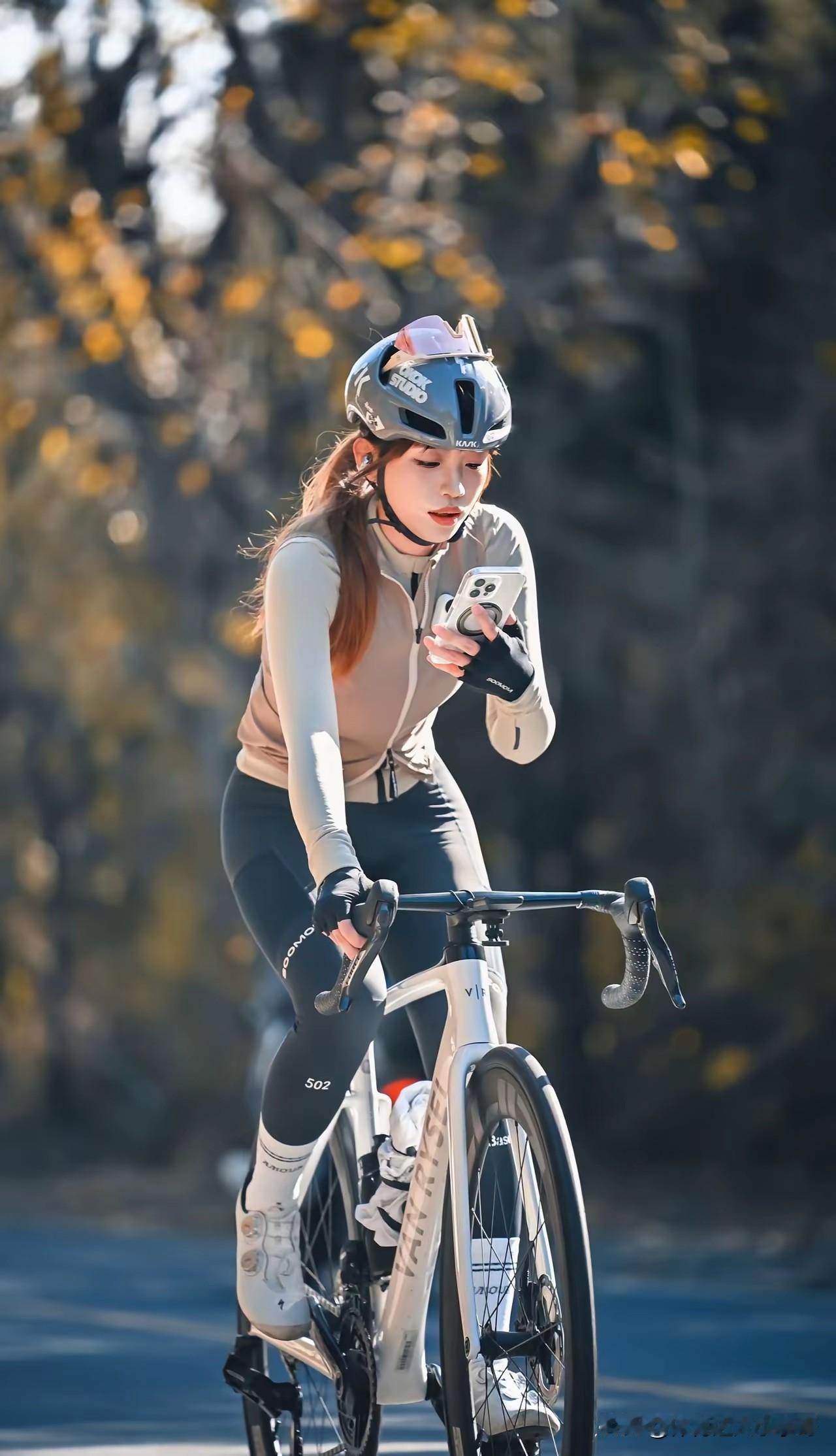 其实有时候我是抱着对父母信任的态度，包括也是为了让父母不要太过于担心，我没有结婚