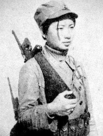 1942年的太行山，夜风带着火药味，山沟里闪烁着微弱的油灯。那一年，敌后根据地的