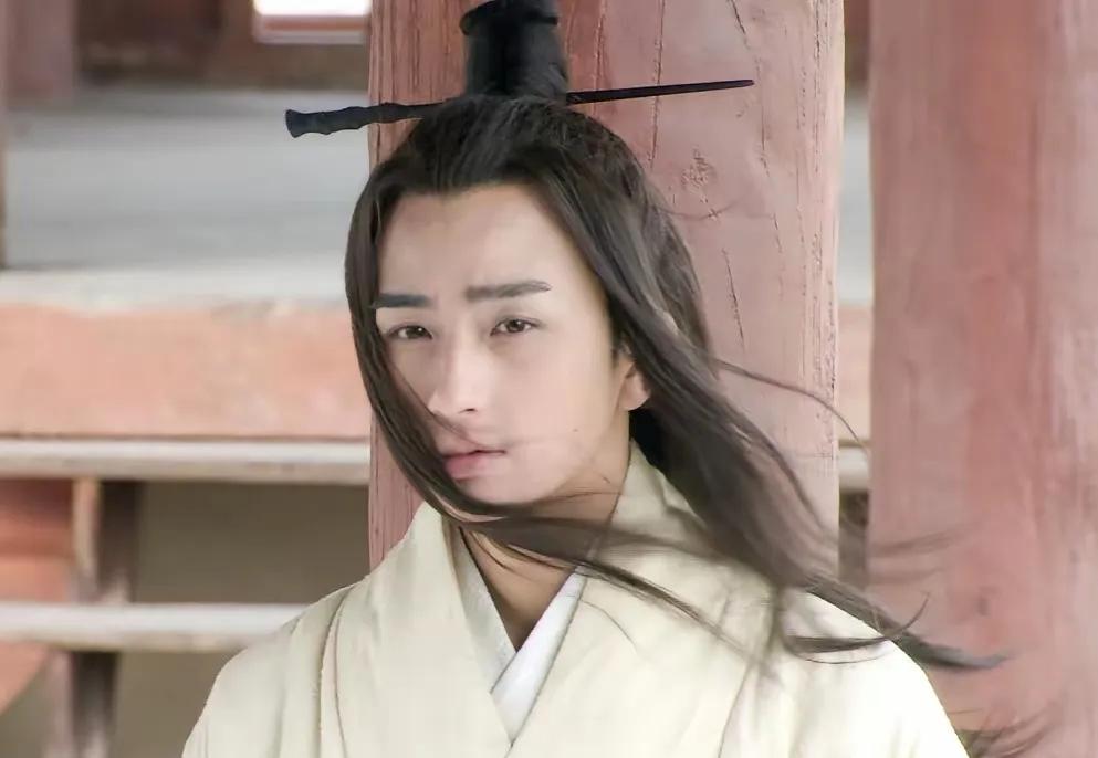 68岁秦宣太后，宠幸26岁美男魏丑夫，一次侍寝过后，宣太后意犹未尽地说：我死后，