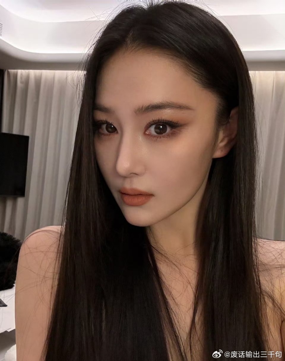 张馨予姐不是一直在内娱吗张馨予真的是很美很野性的一张脸,非常的浓颜立体,能不能