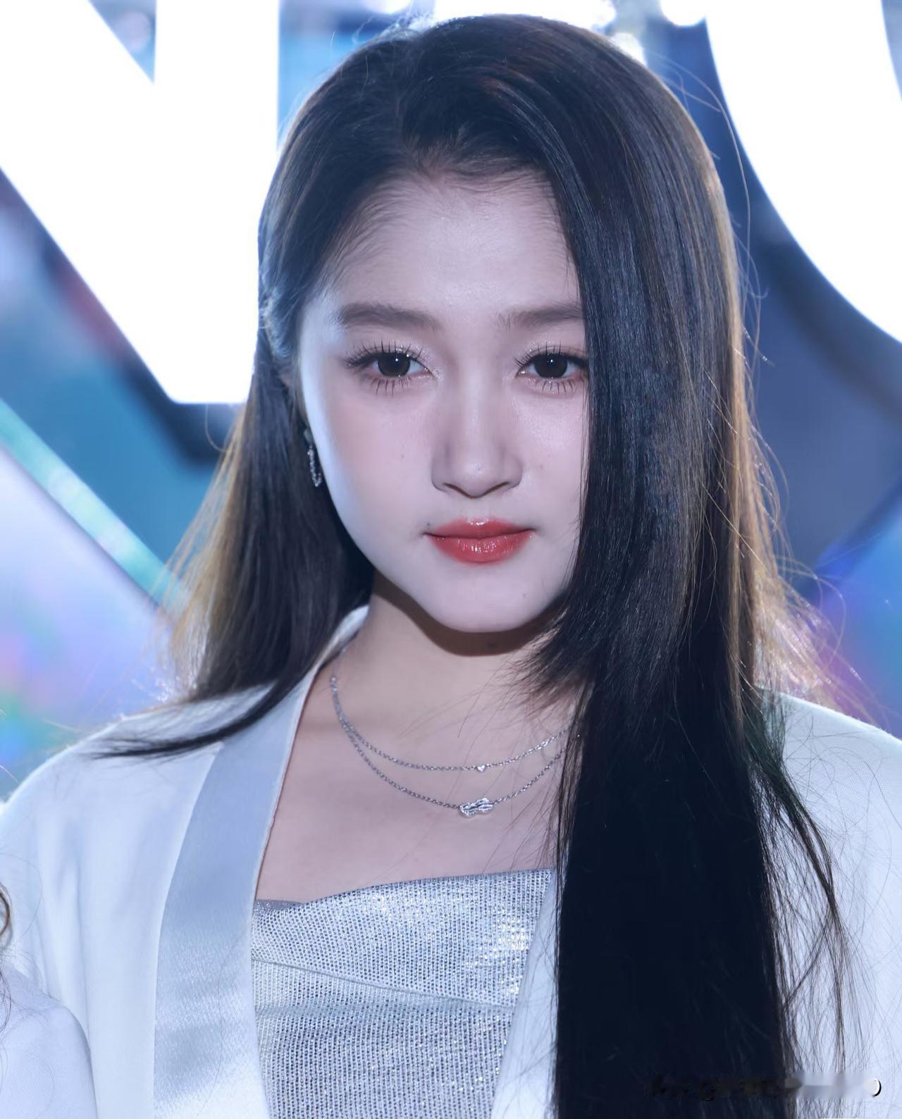 关晓彤越来越有御姐风范