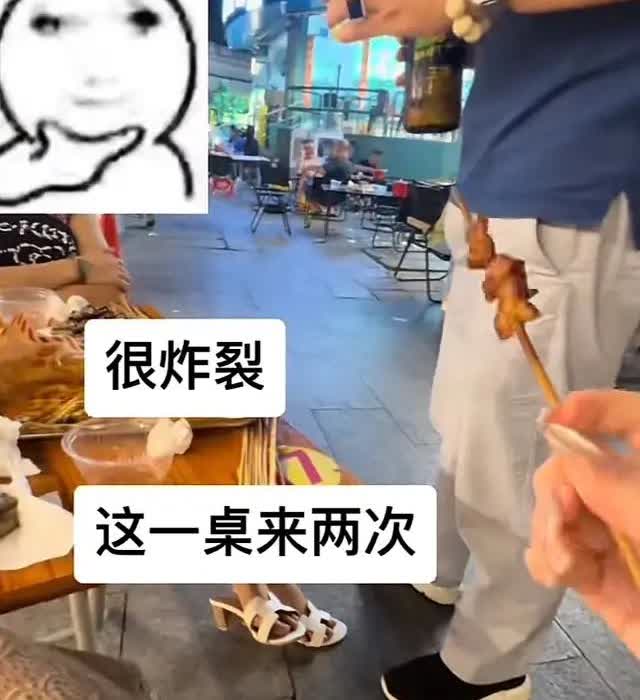 这年头搭讪要被“怼出阴影”！这两个女子太勇了！佩服！！！广西南宁，两女子