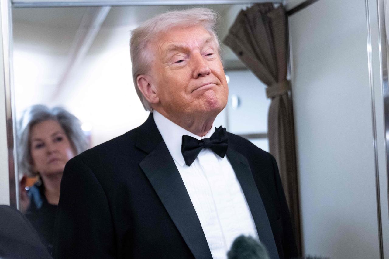 特朗普的“48小时”，再成一个笑话？特朗普又变卦了，言之凿凿的打击又不打了。