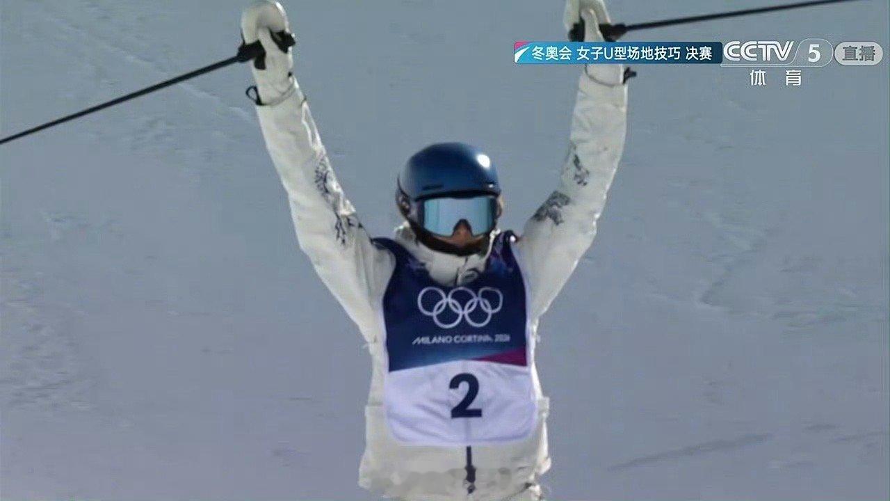 谷爱凌U池卫冕成功当东方美学与现代滑雪科技在米兰相遇，世界看到了中国品牌的自信！