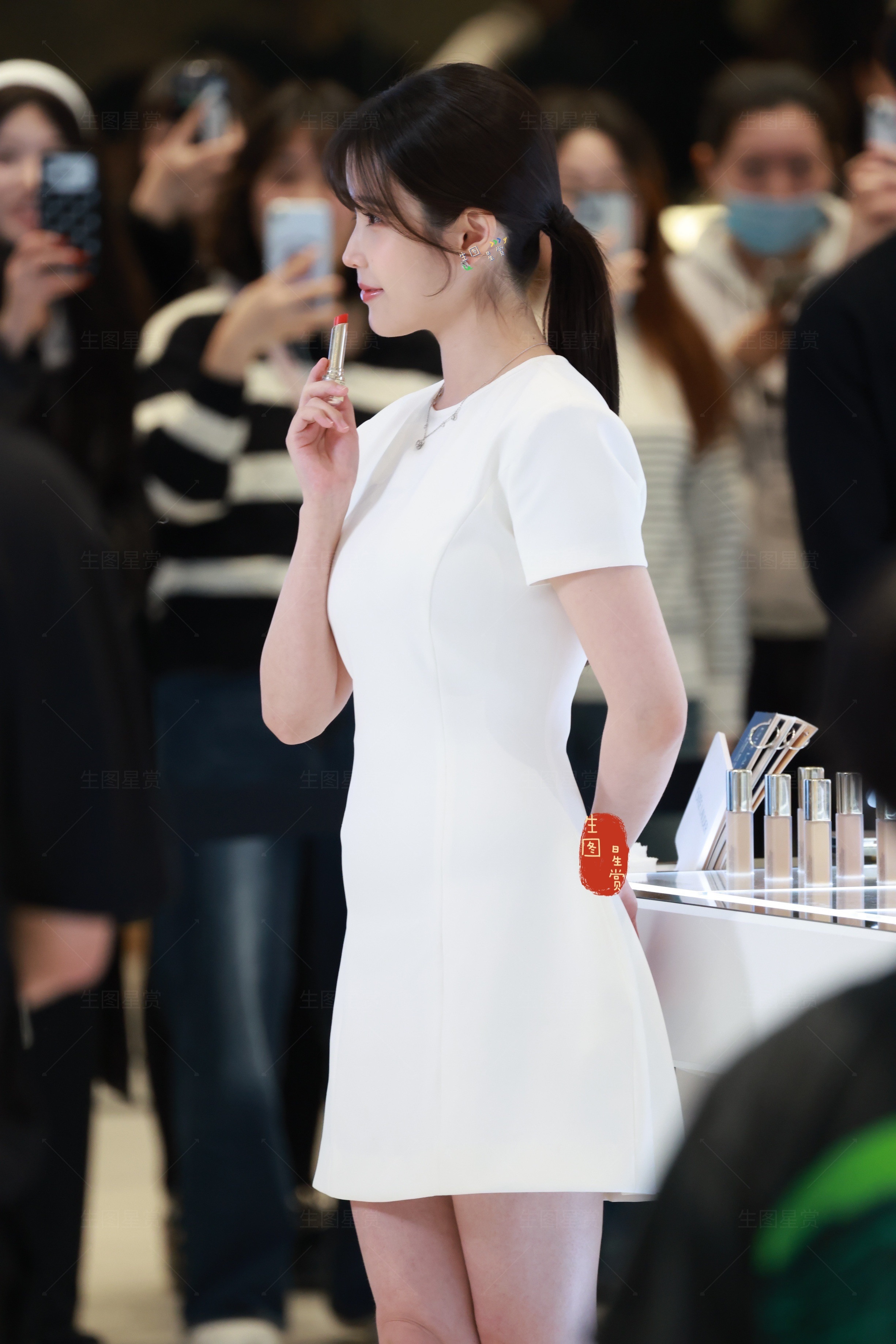 李知恩雅诗兰黛快闪活动生图纯白系IU，白月光具象化🤍💋