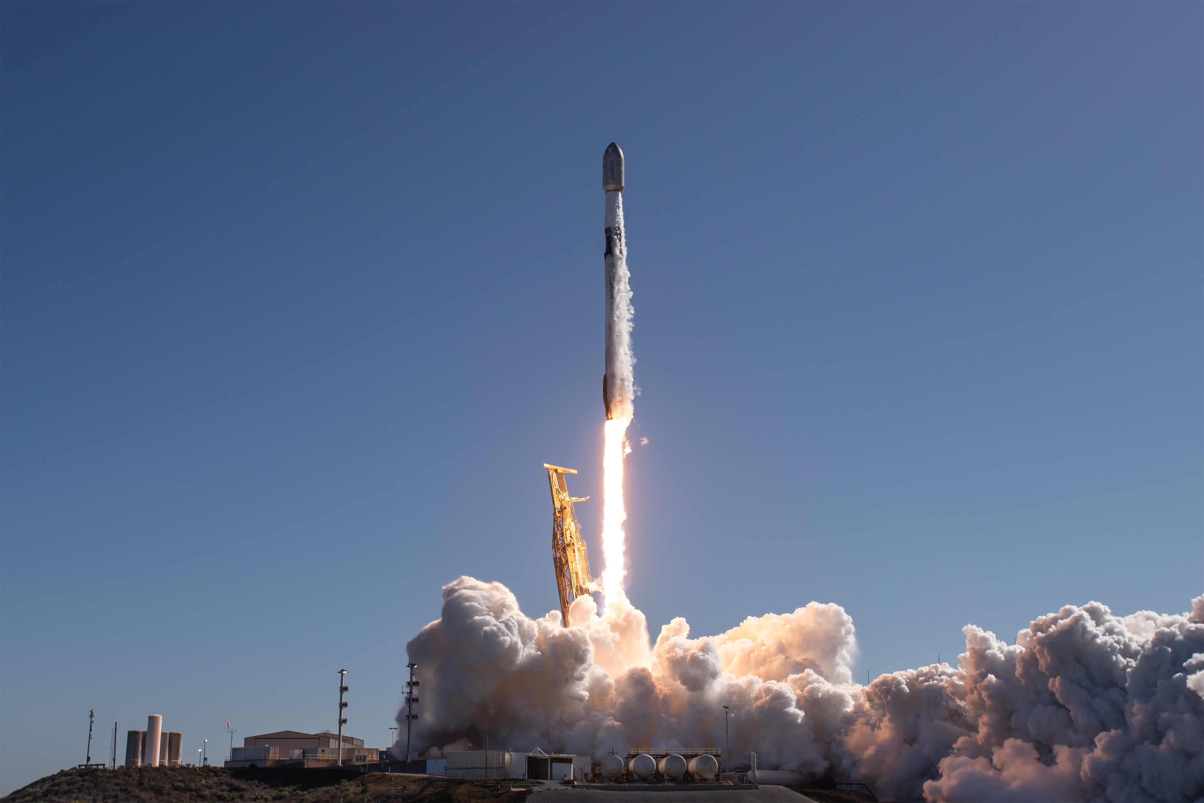 8月19日，SpaceX完成了2025年的第100次发射任务。恭喜SpaceX，