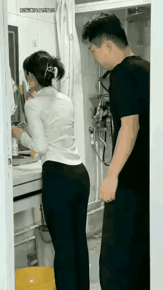 半年回一次家，换来一句“别碰我”，婚姻凉透的从来不是距离在外打拼的男人