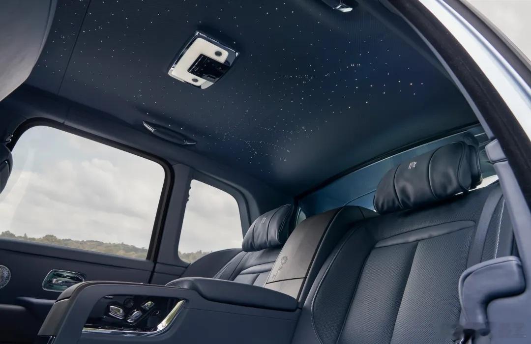 劳斯莱斯库里南SUV的第二代车型这款全新超豪华SUV的原型车近期一直在斯堪的纳