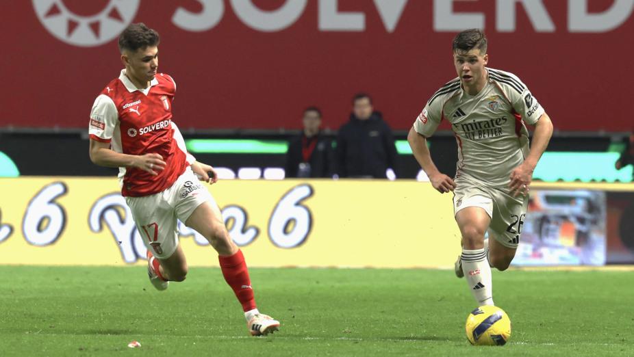 【穆帅笔记】5000万欧元先生，要被穆里尼奥摁到替补席上了，虽然鸟叔在接受采访时