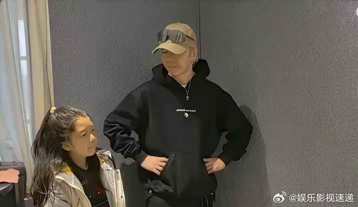 最低谷时，他想过退出娱乐圈。​只因为女儿一句“爸爸还没回家”，瞬间杀回战场。​王