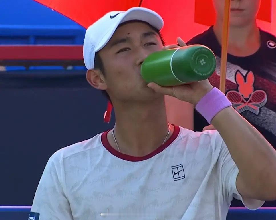 ATP爆大冷！中国天才少年2-1爆大冷10号种子狂救赛点创造国家历史奇迹发生