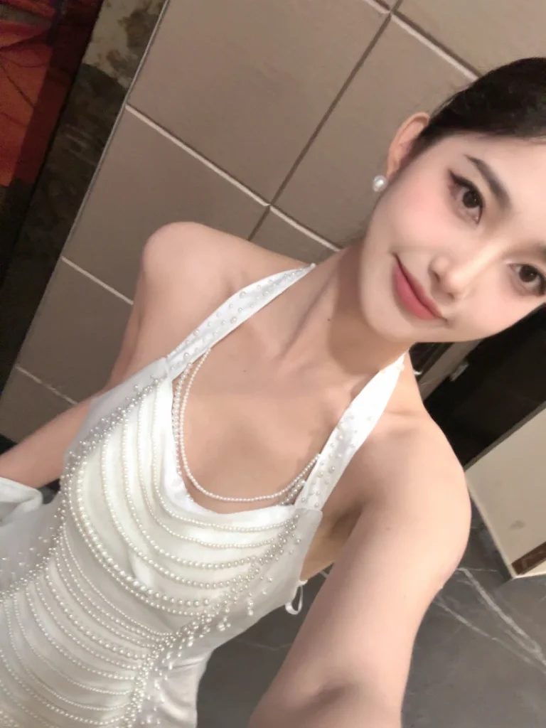 果然是娜扎同款礼服，真的好好看
