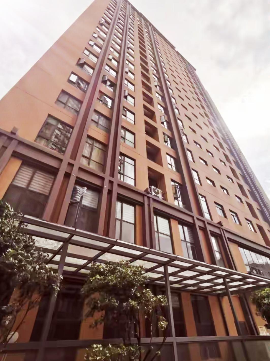 🔥离谱！小区八成业主拒缴物业费，物业直接官宣撤场。彻底闹掰！某小区超8%业主集